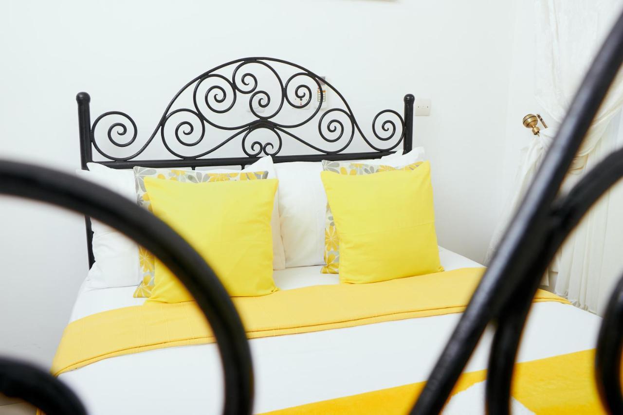 L'Immeuble Queen M.N.M Douala Ngoại thất bức ảnh